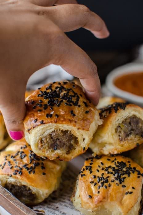 Caramelized Apple and Fennel Pork Sausage Rolls - Homemade sausage rolls with a delicious gourmet flavour twist! Wow your guests with this fancy appetizer, that everyone will be addicted to.