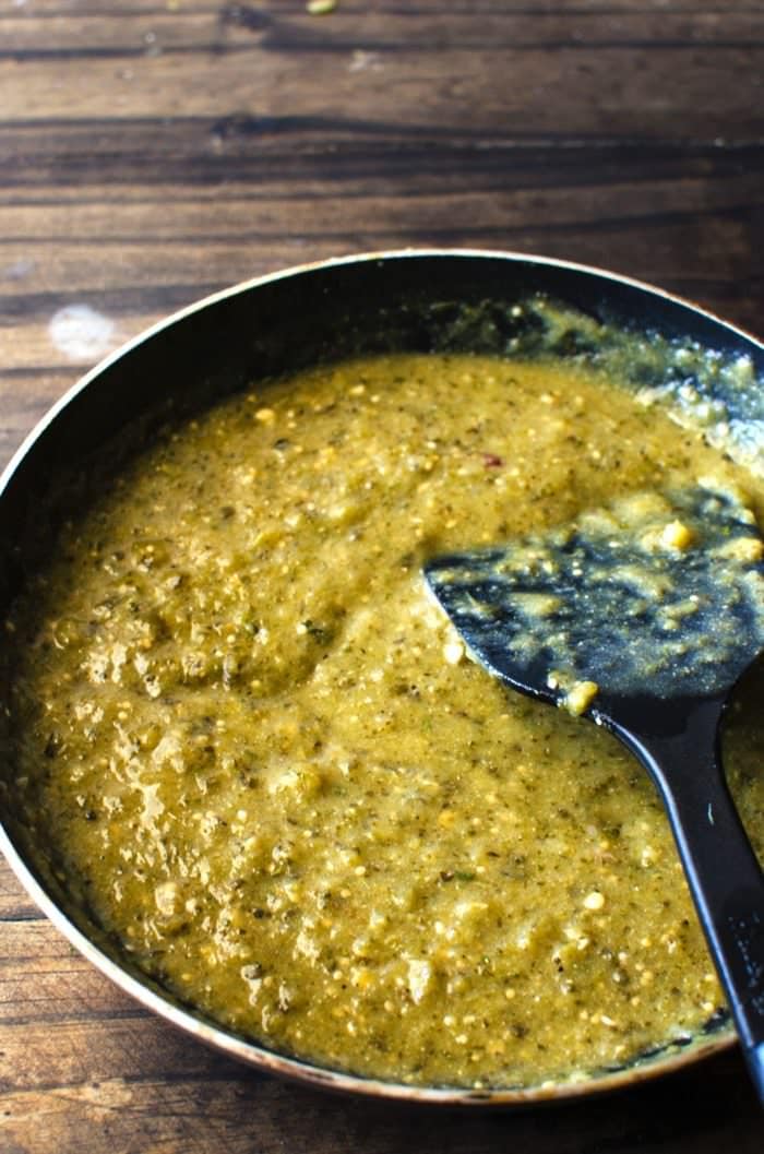  Homemade Tomatillo Enchilada Sauce - With a little kick from jalapenos, concentrated flavour from roasting tomatillos and pablanos, a little tang from lime juice and all the amazing spices, this delicious homemade green enchilada sauce will transform anything you pair it with! REPIN to save. CLICK to get the recipe