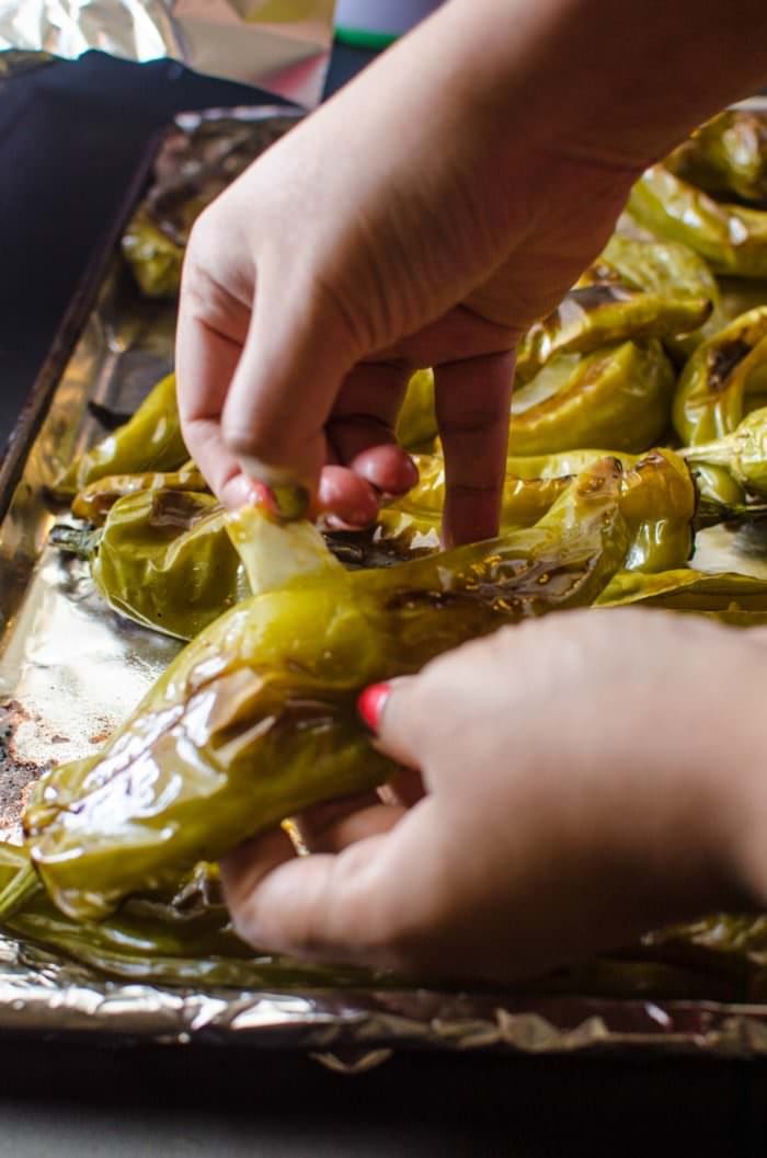 How to roast Hatch Chile at home - Get to the stores and buy Hatch Chile in bulk! You can roast them at home with this super easy guide and store them in your freezer even after they are out of season!