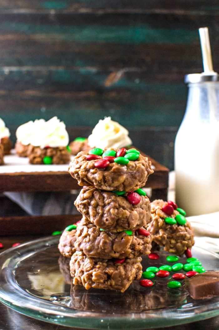 M&M's Butterscotch and Chocolate Puffed Rice Cookies - These no bake holiday cookies are so easy to make and super addictive! Butterscotch Chocolave M&Ms Puffed rice cookies with a creamy Cake batter cheesecake frosting. 