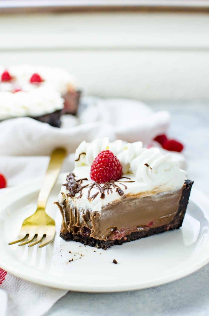 Popping No Bake Chocolate Raspberry Pie - Unbelievably creamy chocolate pudding pie filling, and if you savor it, you will notice the popping, crackling crust!