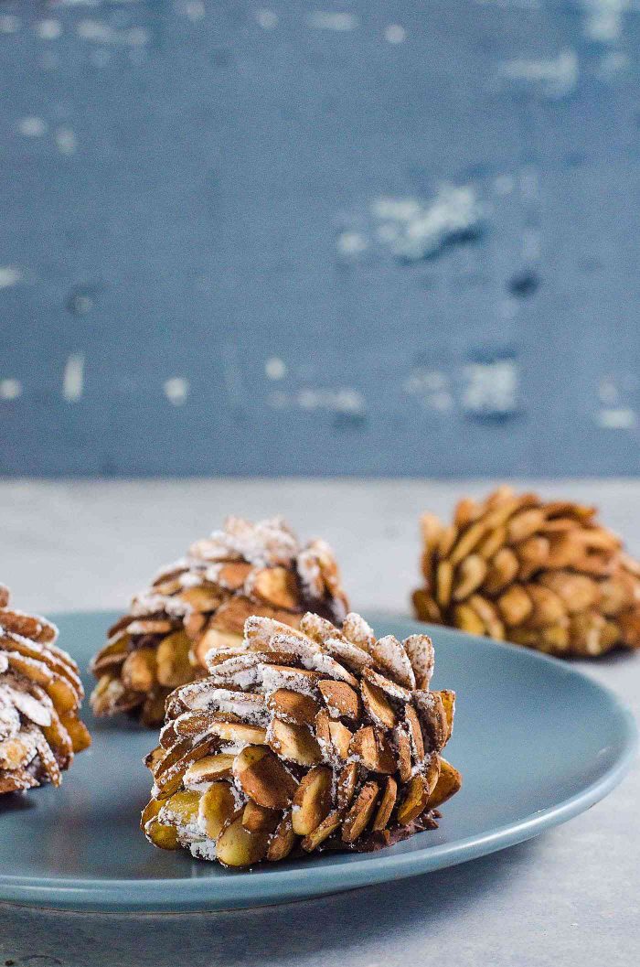 Pine cone OREO Truffles - Learn how to make these fantastic and realistic Pine cone cookie truffles! Perfect for regular chocolate truffles too. 