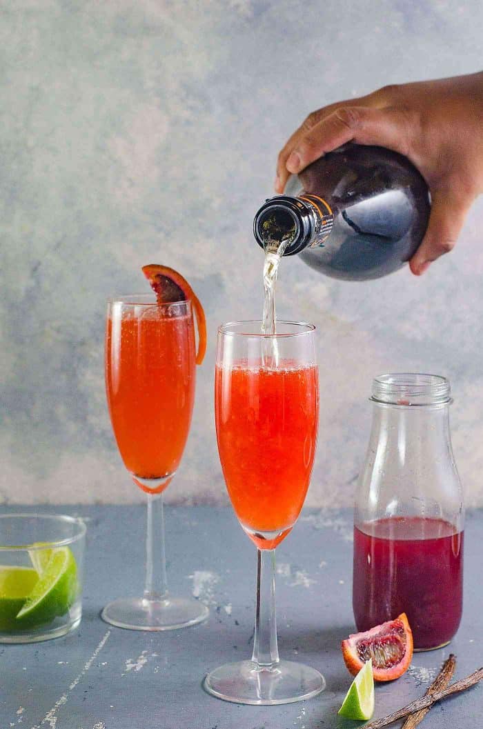 Gin and Blood Orange mimosa - Easy refreshing cocktail, with floral, fruity, earthy and citrus flavors! Perfect for brunches and holiday parties. 
