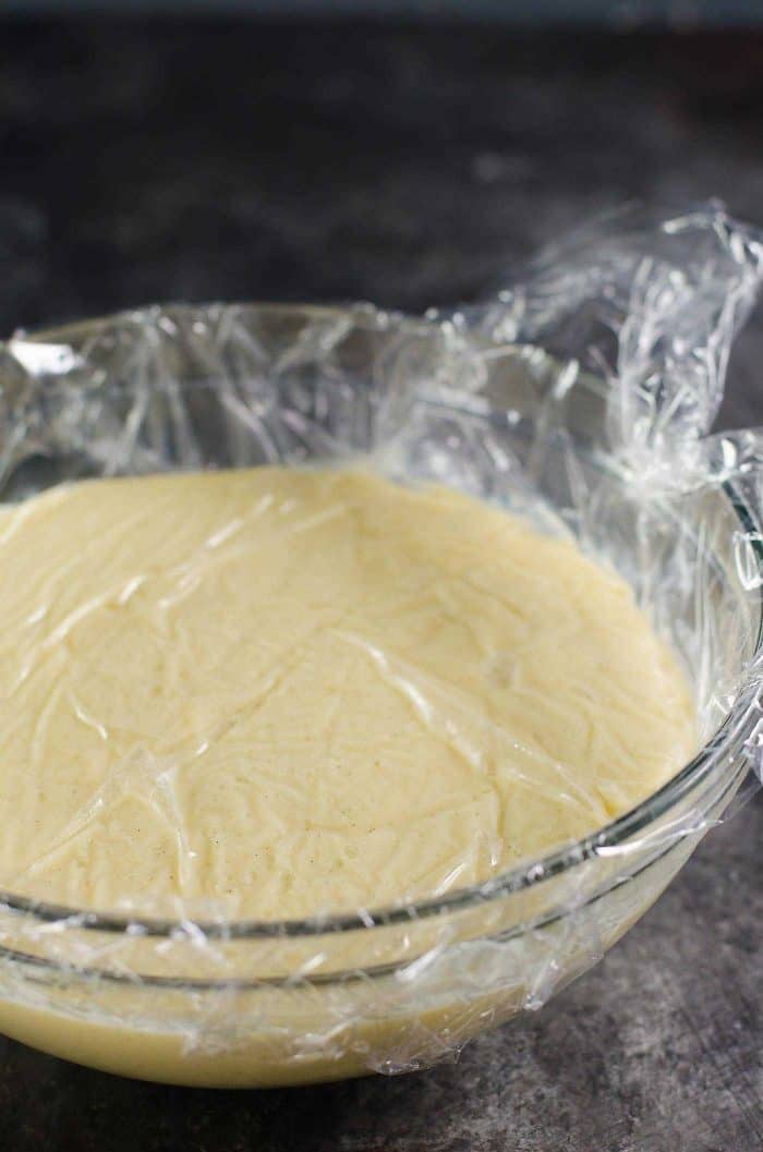 Creme Patissiere - creamy vanilla pastry cream. Be sure to place the plastic wrap that covers the entire surface of the pastry cream to prevent skin from forming.