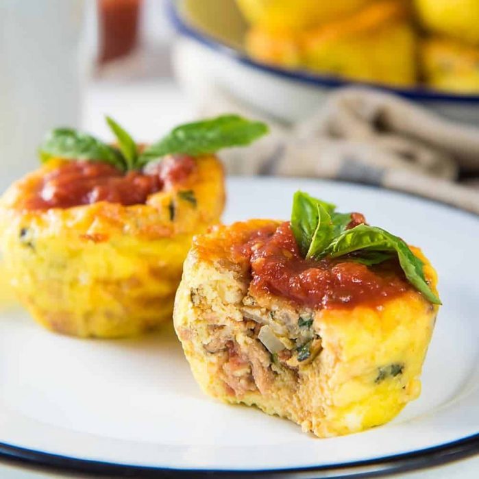 Pizza Egg Muffins - These make ahead breakfast egg muffins are packed with flavor, and perfect for breakfast. Freezer friendly too. 