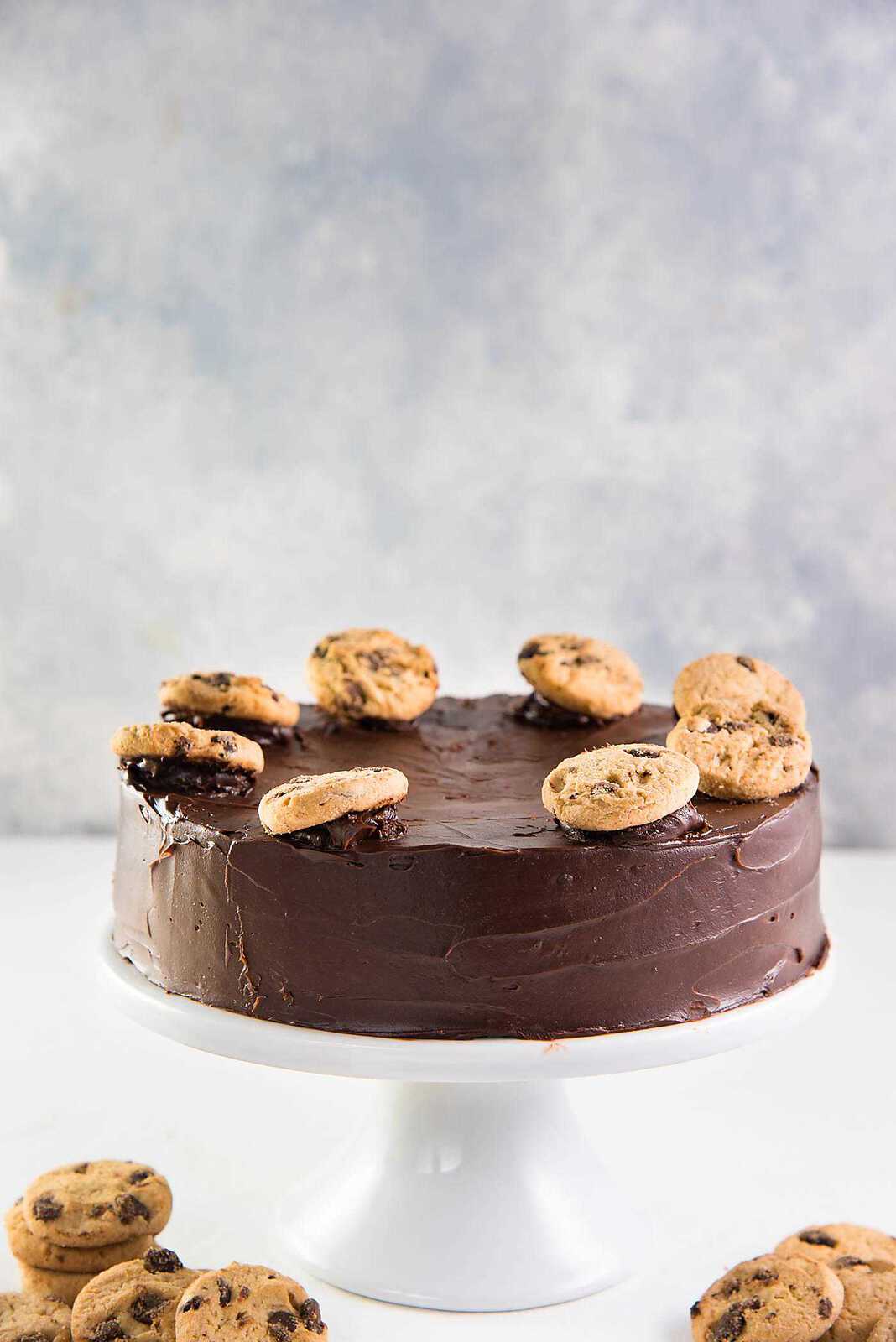 Cookie Monster Cheesecake - Coat the cake in a thin layer of ganache to complete the look. Serve it chilled. 