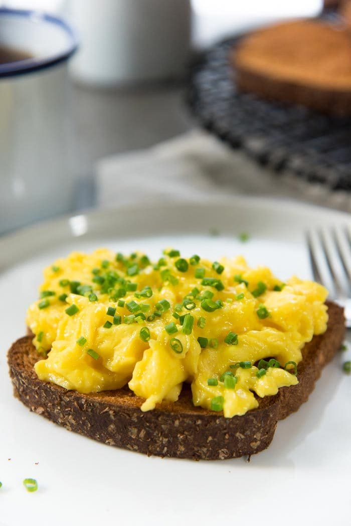 Another way to serve scrambled eggs is to serve them straight on top of toast, with chopped chives on top.
