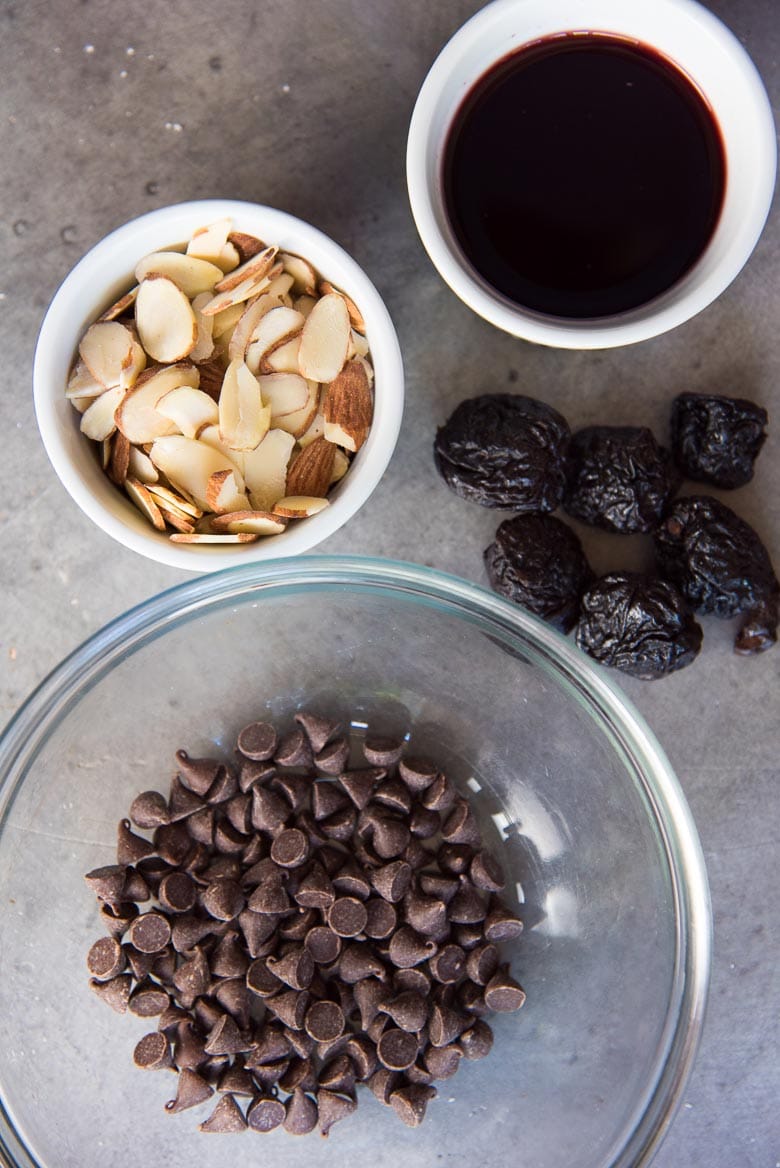 Ingredients needed to make the Fruit and nut chocolate filling for the pears.