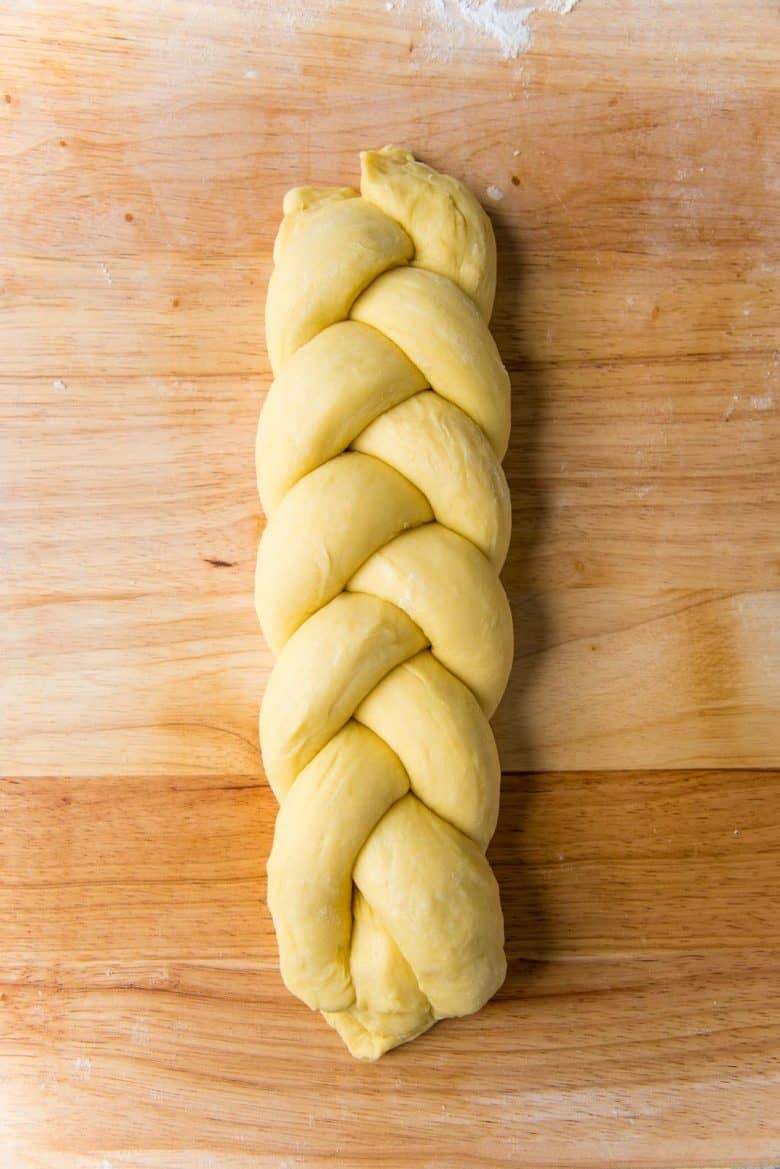 Braided bread loaf with sealed ends