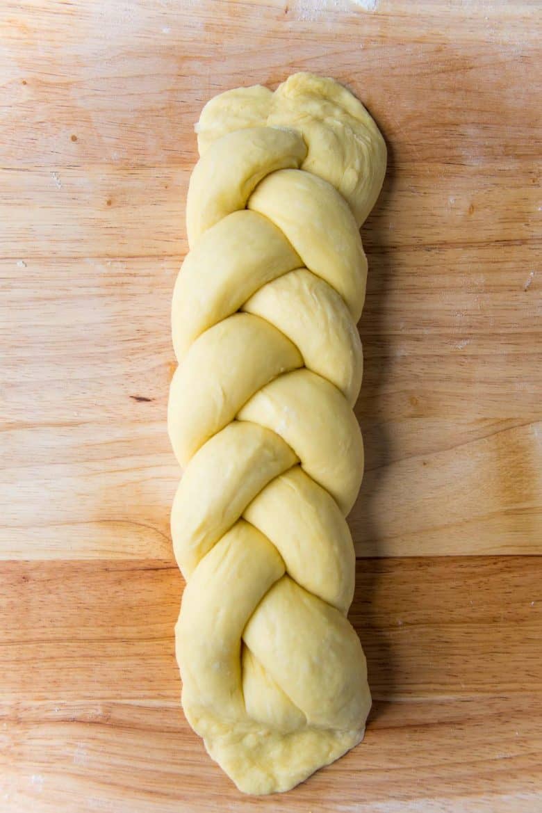Braided bread loaf - pressed edges