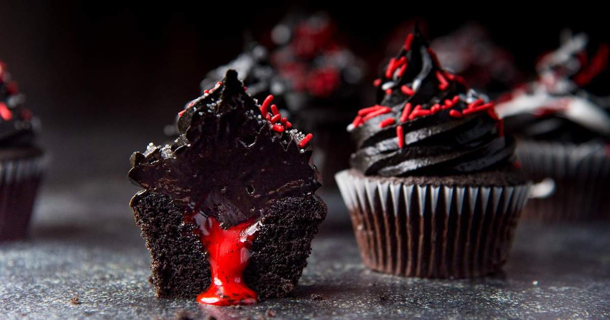 Bleeding Black Cupcakes - Halloween Cupcakes