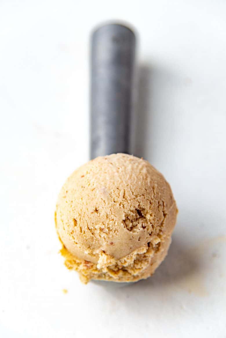 Single scoop in an ice cream scooper