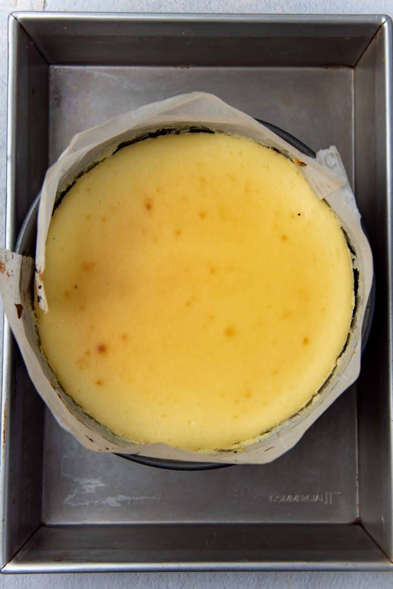 Baked cheesecake from the oven