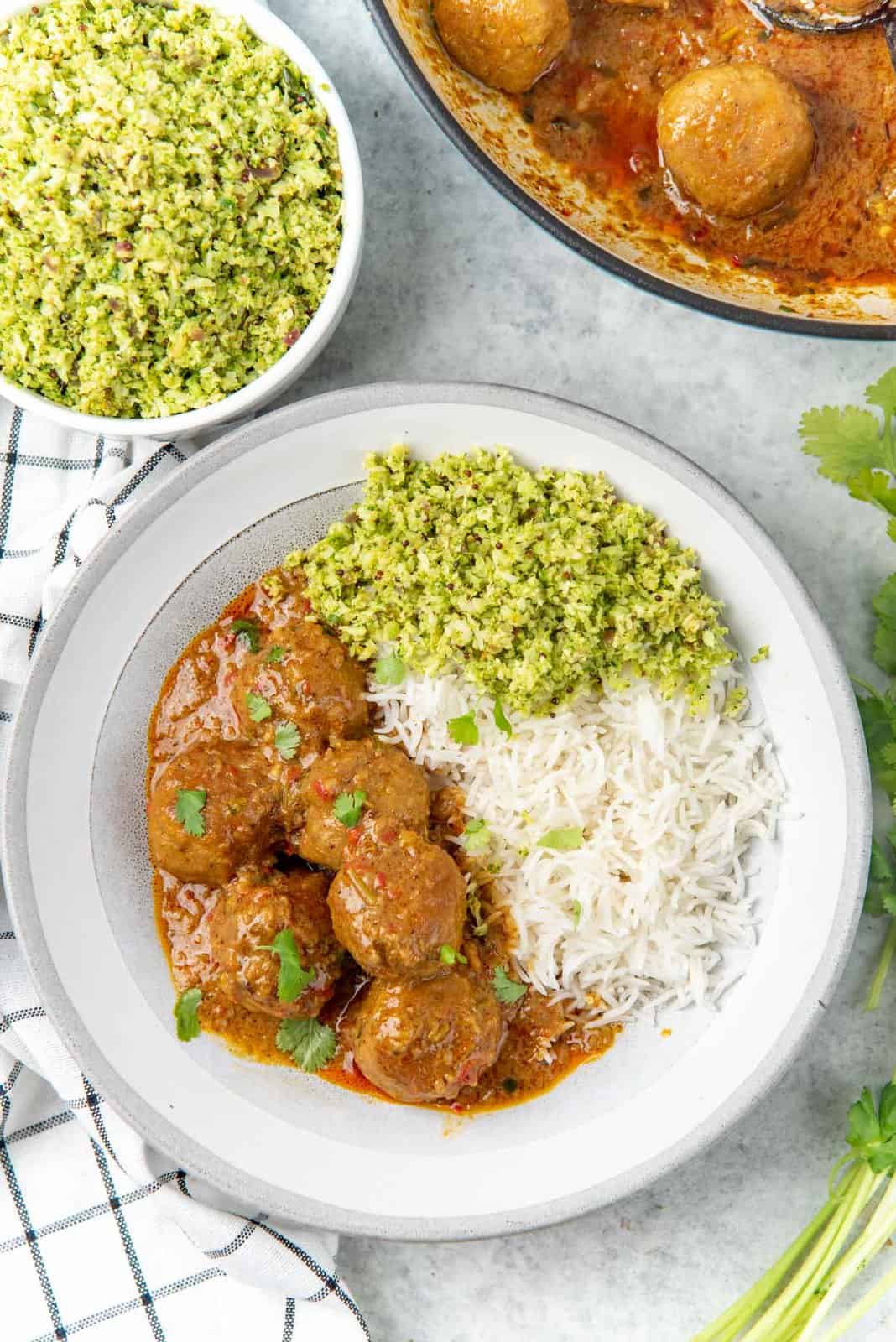 A closer overhead view of the curry made with chicken meatballs.