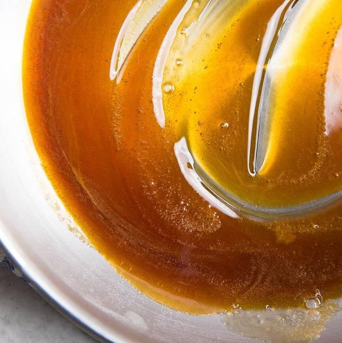 Caramel swirl in the pan